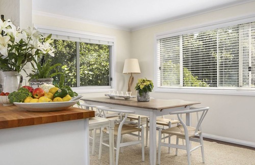 Manyana Maison | Rockys beach house on the waterfront