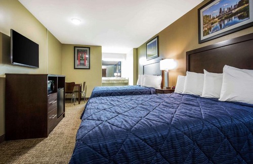 Lyons Hôtel | Rodeway Inn Lyons - La Grange