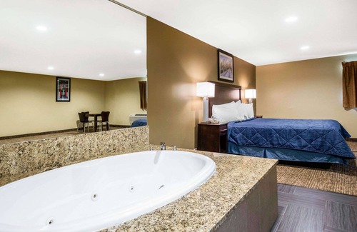Lyons Hôtel | Rodeway Inn Lyons - La Grange