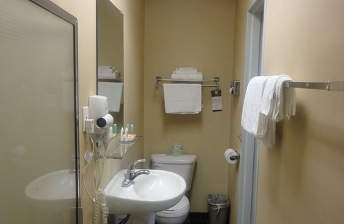 Ronkonkoma Hôtel | Rodeway Inn Macarthur Airport