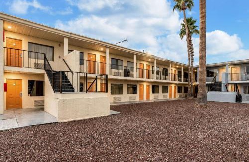 Westown Commercial Center Hôtel | Rodeway Inn Phoenix North I-17
