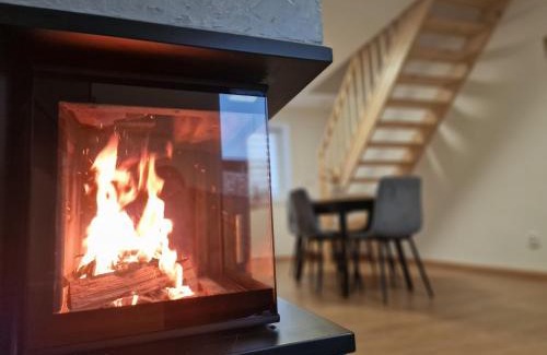 Hlusovice Villa | Rodinný dům u rybníka v blízkosti Olomouce