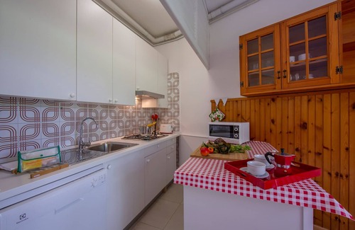 Ispra Appartement | Rododendro Rosso