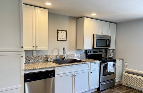 Watkins Glen Maison | Roe Summer Cottage, Suite C