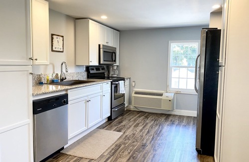 Watkins Glen Maison | Roe Summer Cottage, Suite C