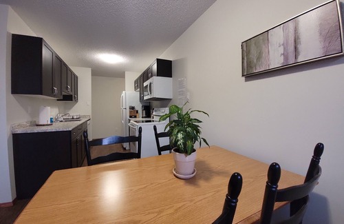 West Edmonton Appartement | ROGERS Place✅️COMMONWEALTH Stadium✅️KINSMEN Sports Centre✅️King, 2 twins+