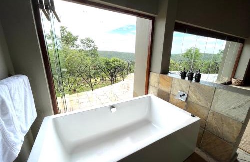 Leeupoort Autre | RoiSan Private Game Lodge