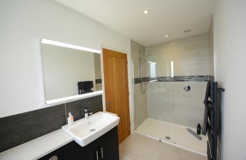 Woodfalls Maison | Rollestone New Forest (HOT TUB)