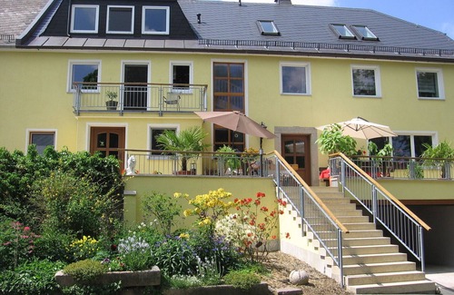 Schwarzenbach am Wald Appartement | Rollstuhlgeeignetes Feriendomizil (60qm) auf Bauernhof mit vielen Freizeitmöglichkeiten