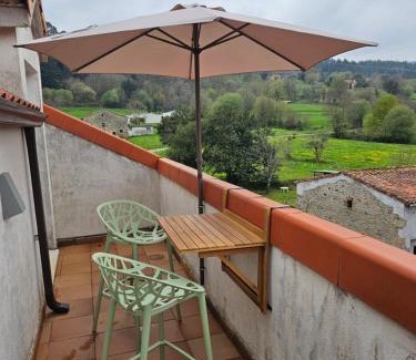 Castaneda Appartement | Romántico apartamento con terraza y piscina