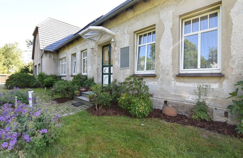 Kroepelin Appartement | Appartement Traditionelles am Waldrand א Kroepelin