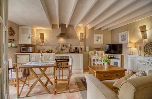 Fornalutx Appartement | Romantic 1 bed with private patio overlooking orange grove