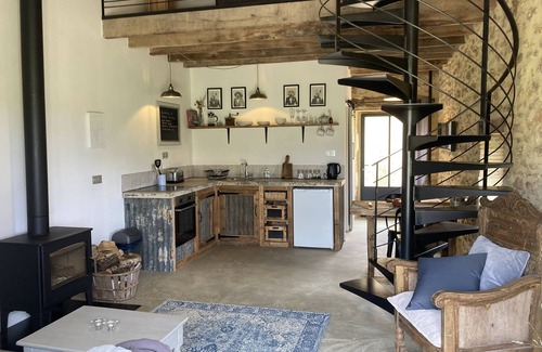 Marsales Maison | Romantic 1 bedroom loft apartment with pool, 5 min to Monpazier