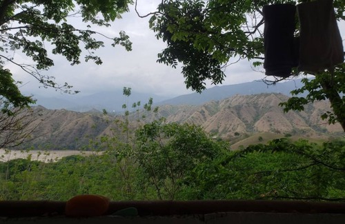 Olaya Cabine | Romantic 2-bedroom cabin across from Puente de Occidente