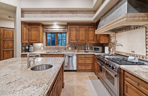 Canyon Ridge Estates Villa | Hacienda Romántica | Heated Pool & Spa | Cave Creek