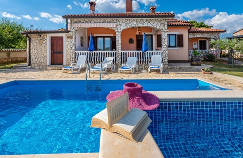 Nedescina Villa | DERNIÈRE MINUTE -30%! Villa avec piscine nouvellement ouverte romantique et charmant