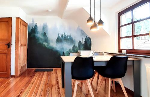 Annweiler am Trifels Appartement | ROMANTIC-Apartment - Altbauflair mit Dachterrasse & Waldblick, Maisonette, 80m2