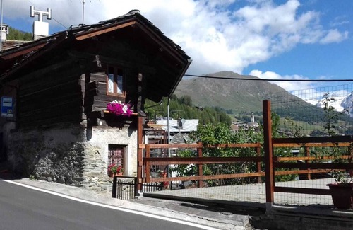 Lignod Appartement | Grenier romantique à 3,4 km des pistes de Champoluc