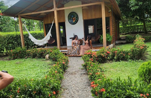 Valle Azul Cabine | Romantic Modern Cabin with WiFi in San Ramon
