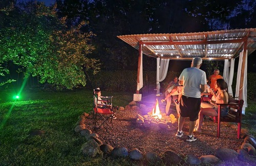 Valle Azul Cabine | Romantic Modern Cabin with WiFi in San Ramon