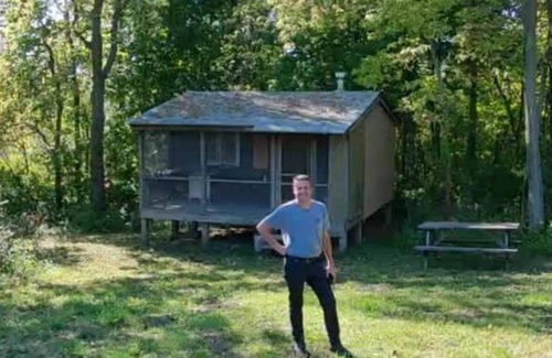 Kasbeer Cabine | Romantic - Cabin & Camping - on 175 Acre Farm