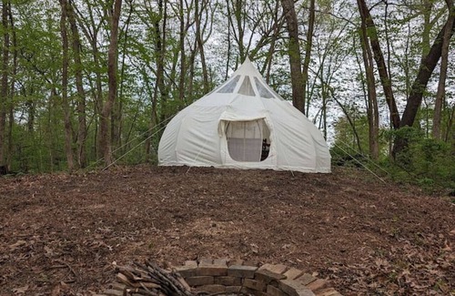 Kasbeer Cabine | Romantic - Cabin & Camping - on 175 Acre Farm