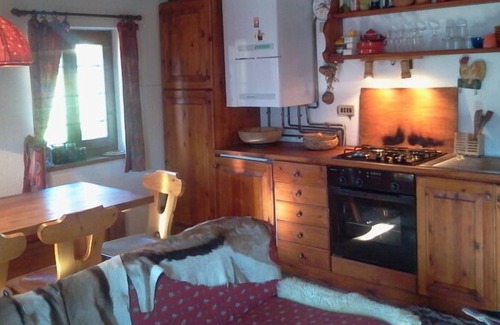 Frachey Chalet De Ski | Cabine romantique dans la pierre pour 6 personnes avec des vues spectaculaires du Mont Rose