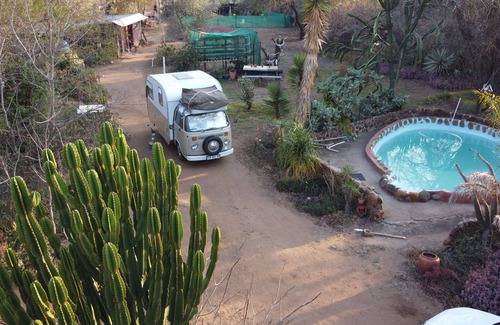 Thorny Bush Game Reserve Maison | Romantic canvas pad on river, share shower with monkeys and listen to the lions