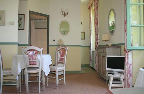 Montbrun-les-Bains Appartement | Romantic Château Stay Rhône