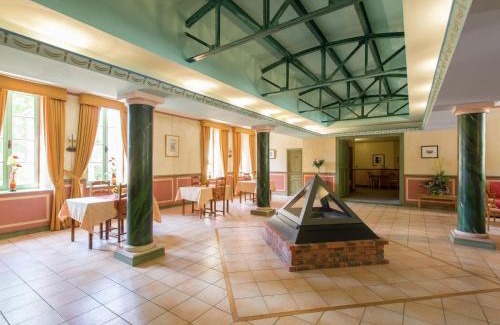 Montbrun-les-Bains Appartement | Romantic Château Stay Rhône