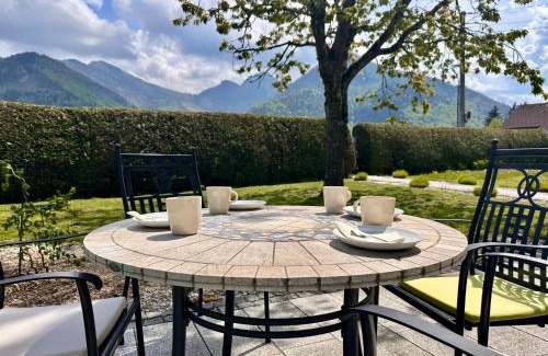 Muhldorf Appartement | Romantic Chalet - Alpine Getaway Salzkammergut