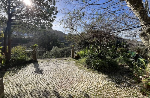 Sintra Chalet De Ski | Romantic Challet in Old Town Sintra With Views. Pets are Welcome!