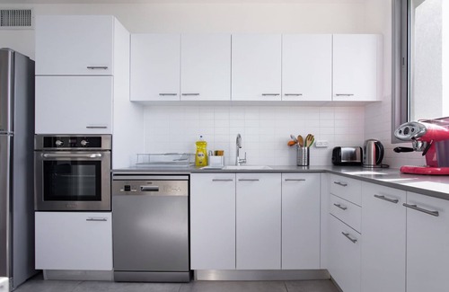 Bat Yam Appartement | Havre de vue romantique sur l'océan à pied de la plage. 7 min-Tel-Aviv Ctr, emplacement parfait