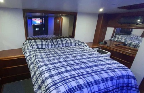Gerritsen Beach Location De Bateaux | Romantic Condo @ Ocean 3-deck Yacht