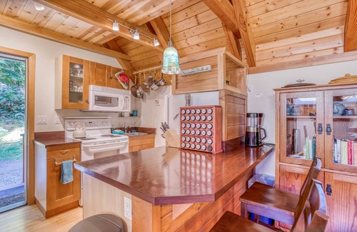 Yachats Maison | Cottage romantique parfait pour un couple ou une escapade en famille!