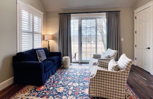 Reeders Chalet De Ski | Romantic Couples Suite in the Poconos with Jetted Tub
