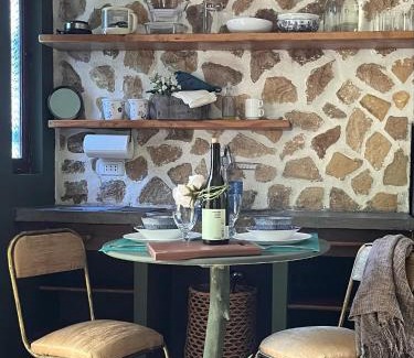 Valencia Appartement | Romantic Eco Sanctuary Off-Grid Mountain Retreat