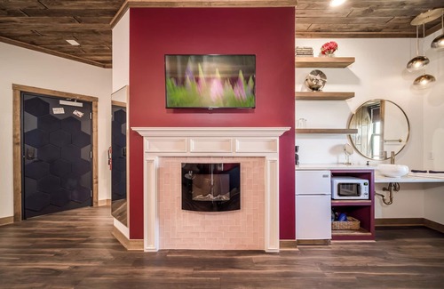 Prescott Hôtel | Best Location | Fireplace | King Bed