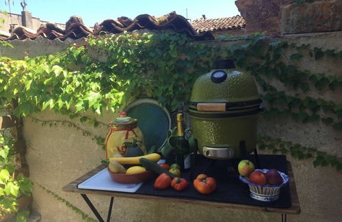 La Bastide-sur-l'Hers Cottage | Maison de village romantique du 17ème siècle avec spa privé, boulangerie et boucherie à distance de marche.