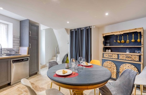 Lezignan-la-Cebe Maison | Gite romantique le Love Baroque a 5mn de Pezenas la ville de Molière