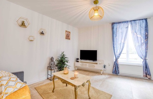 Lezignan-la-Cebe Maison | Gite romantique le Love Baroque a 5mn de Pezenas la ville de Molière