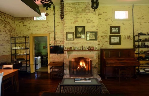 Darawank Maison | Romantic historic school in Forster/Tuncurry area