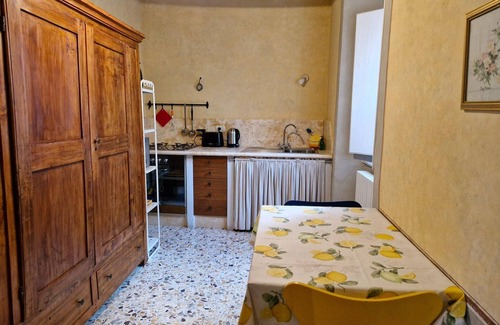 Montecastelli Maison | Maison de vacances d'époque avec fresques et terrasse