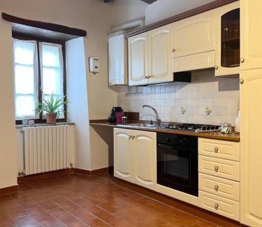 Passignano sul Trasimeno Maison | Romantic Escape in Medioeval Passignano -Lake View