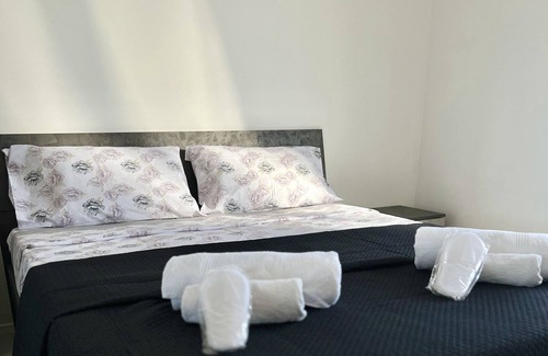 Albate Appartement | Romantic Italian apartment w/big terrace- 5 min from the lake !