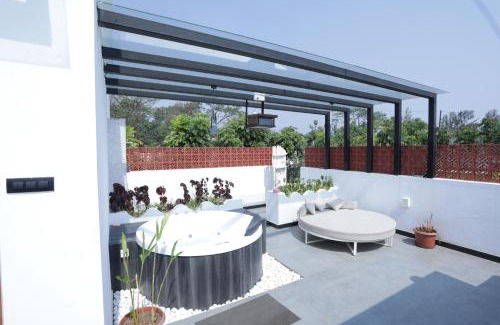 Denkanikota Maison | Romantic Jacuzzi Villa in Bangalore - Juliet Vista