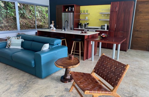 Ballena Maison | Romantic mountain retreat with views of the Whale’s Tail and the Pacific Ocean