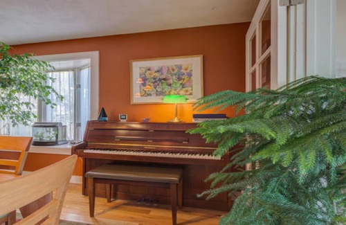Swampscott Maison | Vues romantiques sur l'océan et les toits de Boston - Depuis un bain à remous extérieur!