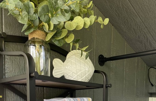 South Butler Cabine | Romantic Pond side Cottage Close to Fair Haven Beach