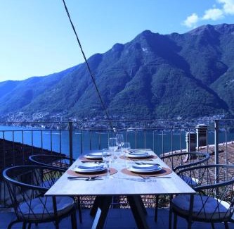 Pognana Lario Villa | Romantic & Private Lake Como village house